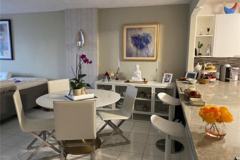 Купить кондоминиум в Авентура, Флорида 1 спальня, 99.03м2, № 2089133 - фото 10