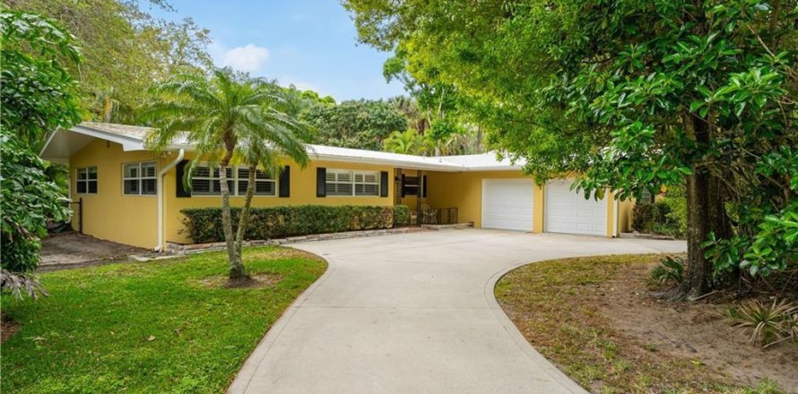 House in Vero Beach, Florida 3 bedrooms, 149.57 sq.m. № 1077527