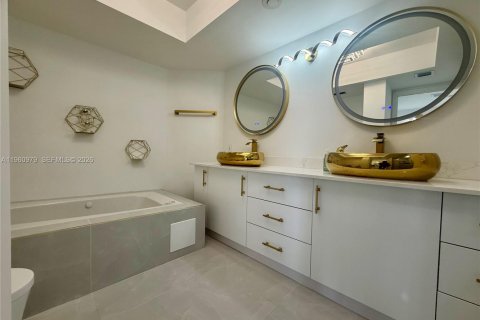 Condominio en alquiler en Aventura, Florida, 2 dormitorios, 125.42 m2 № 2024044 - foto 29