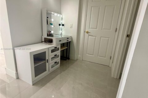 Condominio en alquiler en Aventura, Florida, 2 dormitorios, 125.42 m2 № 2024044 - foto 28