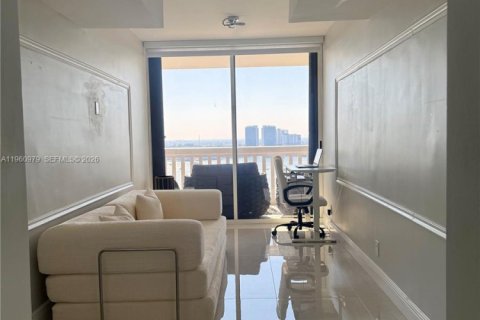 Condominio en alquiler en Aventura, Florida, 2 dormitorios, 125.42 m2 № 2024044 - foto 3