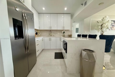 Condominio en alquiler en Aventura, Florida, 2 dormitorios, 125.42 m2 № 2024044 - foto 21