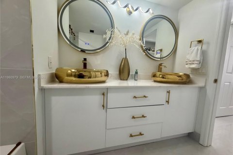 Condominio en alquiler en Aventura, Florida, 2 dormitorios, 125.42 m2 № 2024044 - foto 15