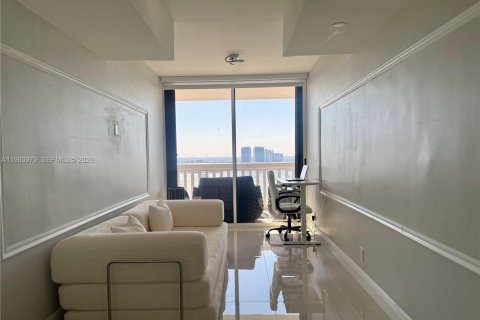 Condominio en alquiler en Aventura, Florida, 2 dormitorios, 125.42 m2 № 2024044 - foto 6