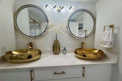 Condominio en alquiler en Aventura, Florida, 2 dormitorios, 125.42 m2 № 2024044 - foto 12