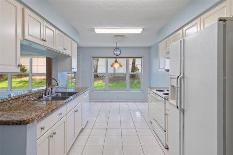 Villa ou maison à vendre à Spring Hill, Floride: 2 chambres, 130.9 m2 № 1771922 - photo 15