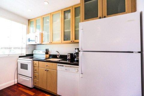 Condo in Miami Beach, Florida  № 1986390 - photo 4