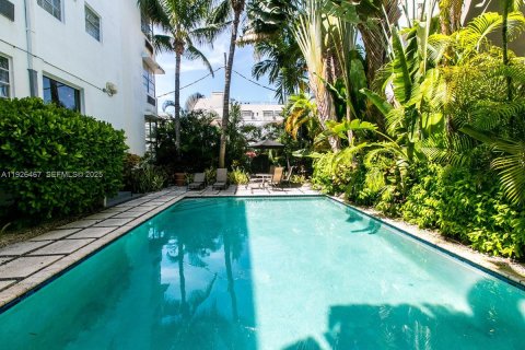 Condo in Miami Beach, Florida  № 1986390 - photo 9