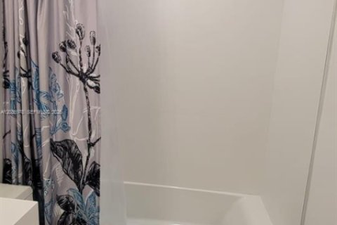 Touwnhouse à louer à Miami, Floride: 2 chambres, 165.37 m2 № 2155024 - photo 24