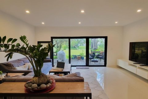 Touwnhouse à louer à Miami, Floride: 2 chambres, 165.37 m2 № 2155024 - photo 18
