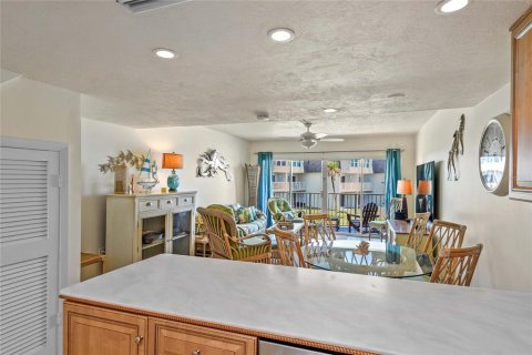 Copropriété à vendre à New Smyrna Beach, Floride: 2 chambres, 95.97 m2 № 1907282 - photo 12