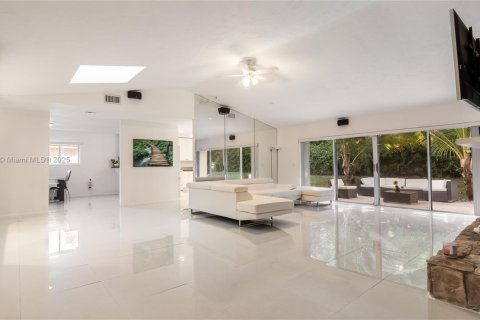 House in Boynton Beach, Florida 3 bedrooms, 240.06 sq.m. № 1974953 - photo 5