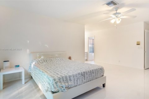 House in Boynton Beach, Florida 3 bedrooms, 240.06 sq.m. № 1974953 - photo 29