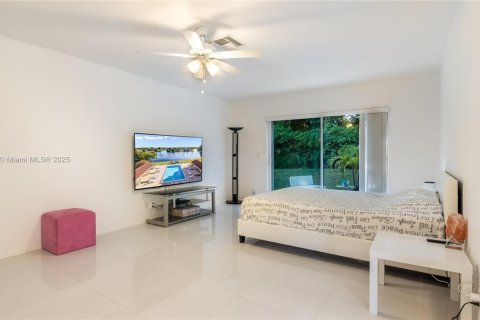 House in Boynton Beach, Florida 3 bedrooms, 240.06 sq.m. № 1974953 - photo 28