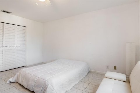 House in Boynton Beach, Florida 3 bedrooms, 240.06 sq.m. № 1974953 - photo 21