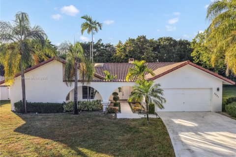 House in Boynton Beach, Florida 3 bedrooms, 240.06 sq.m. № 1974953 - photo 1