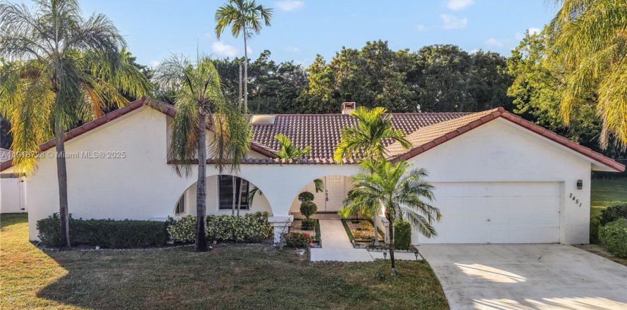 House in Boynton Beach, Florida 3 bedrooms, 240.06 sq.m. № 1974953