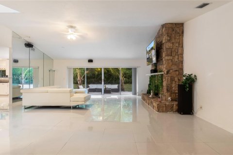 House in Boynton Beach, Florida 3 bedrooms, 240.06 sq.m. № 1974953 - photo 4