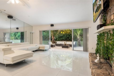 House in Boynton Beach, Florida 3 bedrooms, 240.06 sq.m. № 1974953 - photo 10