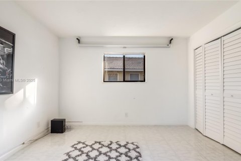 House in Boynton Beach, Florida 3 bedrooms, 240.06 sq.m. № 1974953 - photo 23