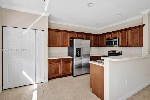 Touwnhouse à vendre à Miami, Floride: 3 chambres, 168.34 m2 № 2033125 - photo 15