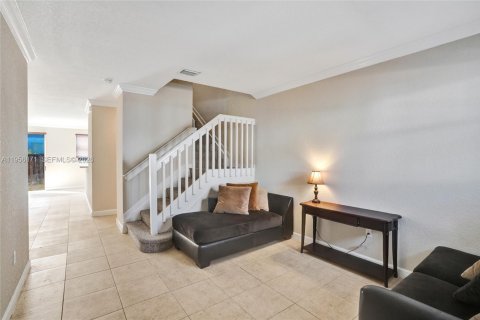 Touwnhouse à vendre à Miami, Floride: 3 chambres, 168.34 m2 № 2033125 - photo 7
