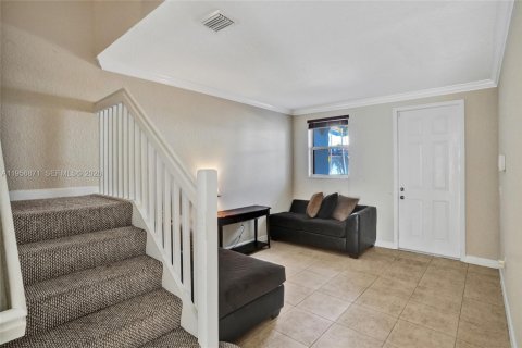 Touwnhouse à vendre à Miami, Floride: 3 chambres, 168.34 m2 № 2033125 - photo 9