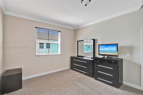 Touwnhouse à vendre à Miami, Floride: 3 chambres, 168.34 m2 № 2033125 - photo 29