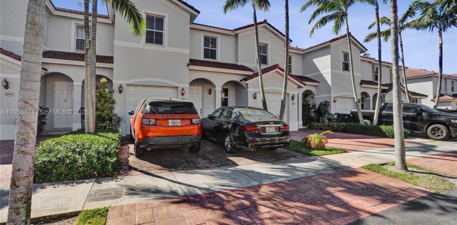 Touwnhouse à Miami, Floride 3 chambres, 168.34 m2 № 2033125