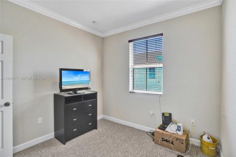 Touwnhouse à vendre à Miami, Floride: 3 chambres, 168.34 m2 № 2033125 - photo 23