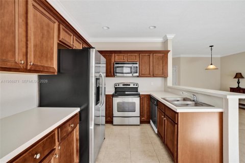 Touwnhouse à vendre à Miami, Floride: 3 chambres, 168.34 m2 № 2033125 - photo 16