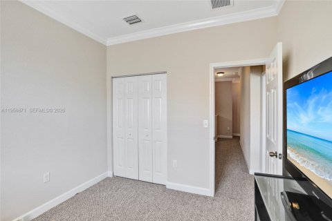 Touwnhouse à vendre à Miami, Floride: 3 chambres, 168.34 m2 № 2033125 - photo 25