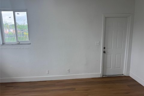 House in Lauderhill, Florida 4 bedrooms, 210.8 sq.m. № 1847640 - photo 27