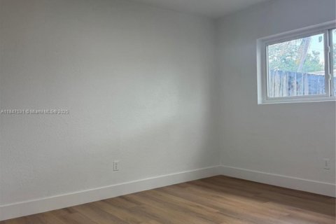 House in Lauderhill, Florida 4 bedrooms, 210.8 sq.m. № 1847640 - photo 15