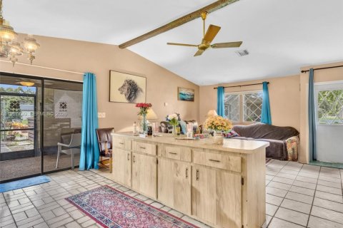 Купить виллу или дом в Дейви, Флорида 7 спален, 410.07м2, № 2079785 - фото 9