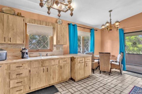 Купить виллу или дом в Дейви, Флорида 7 спален, 410.07м2, № 2079785 - фото 8