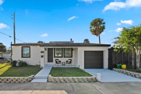 House in Daytona Beach, Florida 2 bedrooms, 73.58 sq.m. № 2195320