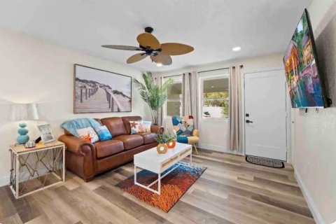 House in Daytona Beach, Florida 2 bedrooms, 73.58 sq.m. № 2195320 - photo 5