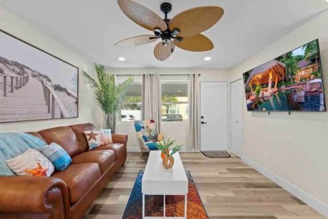 House in Daytona Beach, Florida 2 bedrooms, 73.58 sq.m. № 2195320 - photo 8