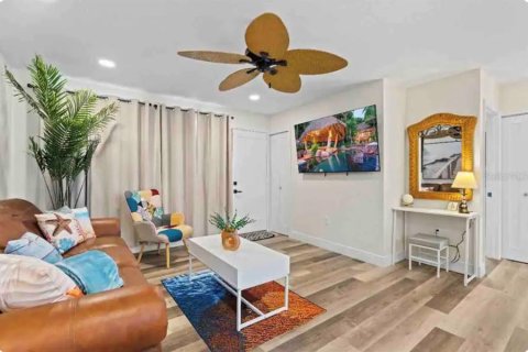 House in Daytona Beach, Florida 2 bedrooms, 73.58 sq.m. № 2195320 - photo 4
