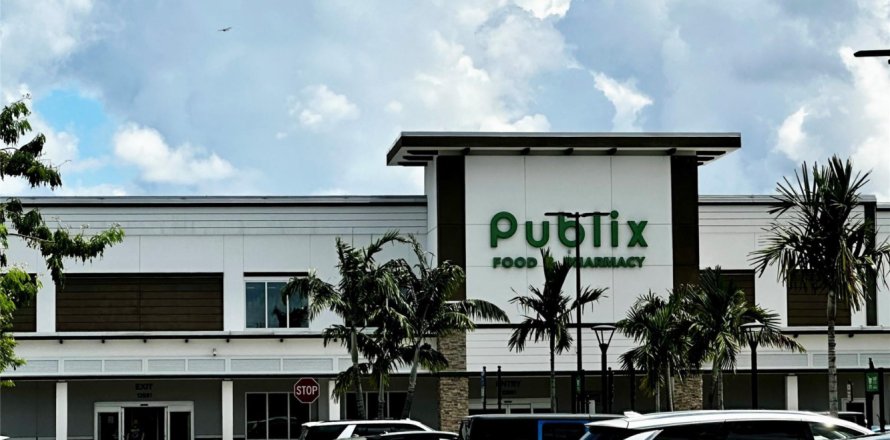 Commercial property in Hollywood, Florida № 1227003