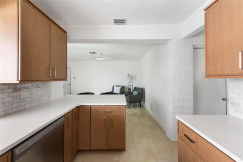 Купить виллу или дом в Энглвуд, Флорида 9 комнат, 142.42м2, № 1608815 - фото 23