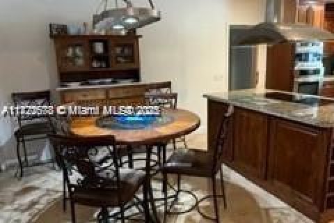 Villa ou maison à vendre à Coral Gables, Floride: 5 chambres, 318.47 m2 № 2037955 - photo 11