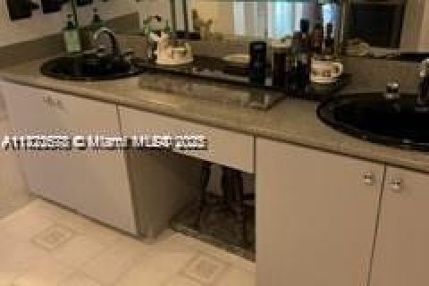 Villa ou maison à vendre à Coral Gables, Floride: 5 chambres, 318.47 m2 № 2037955 - photo 27