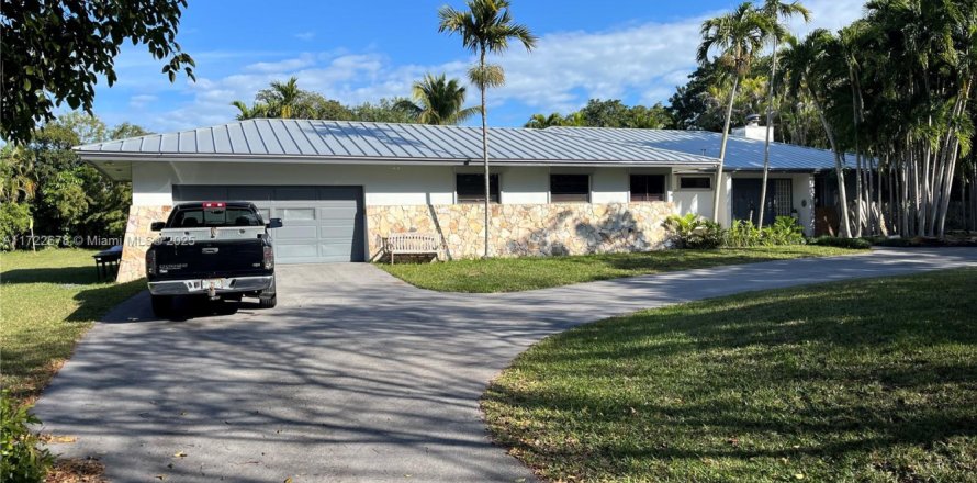 Villa ou maison à Coral Gables, Floride 5 chambres, 318.47 m2 № 2037955