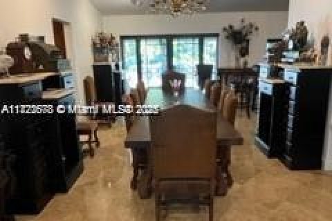 Villa ou maison à vendre à Coral Gables, Floride: 5 chambres, 318.47 m2 № 2037955 - photo 19