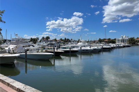 Villa ou maison à vendre à Coral Gables, Floride: 5 chambres, 318.47 m2 № 2037955 - photo 7