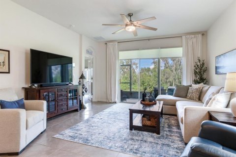 House in Plant City, Florida 3 bedrooms, 145.39 sq.m. № 1883867 - photo 4