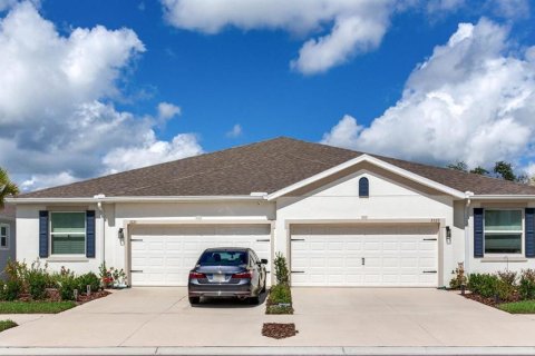 House in Plant City, Florida 3 bedrooms, 145.39 sq.m. № 1883867 - photo 2