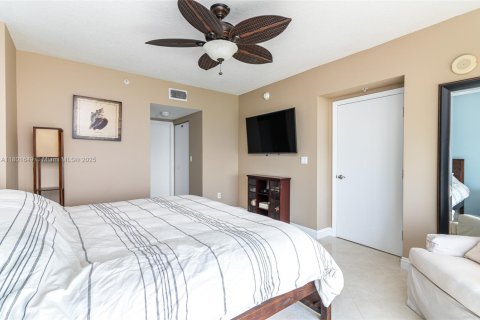 Condo in Sunny Isles Beach, Florida, 3 bedrooms  № 1862057 - photo 11